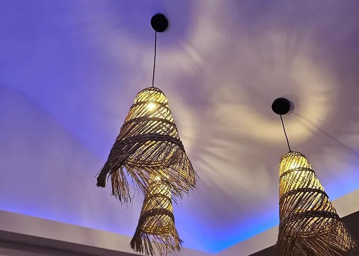 Les Volets Bleus House And Semesterbostad *