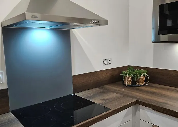 Semesterbostad Les Volets Bleus House And *