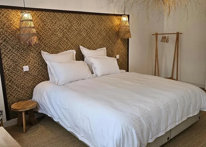 Les Volets Bleus House And Semesterbostad Jublains