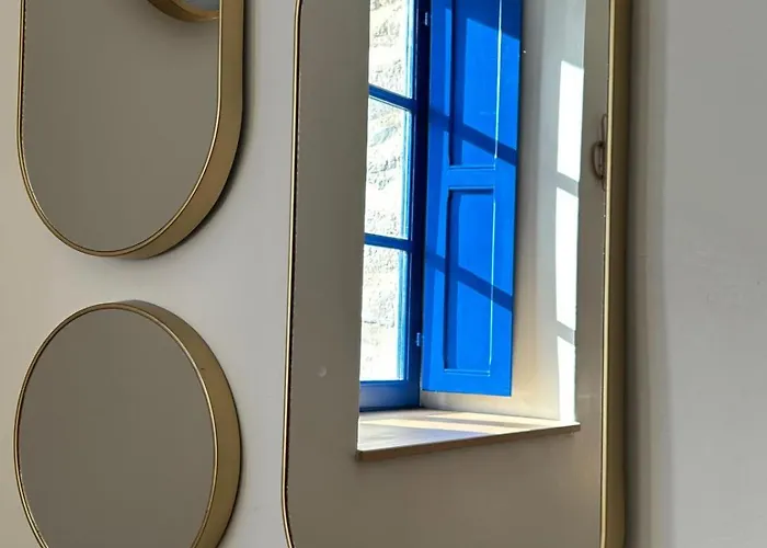 Les Volets Bleus House And *