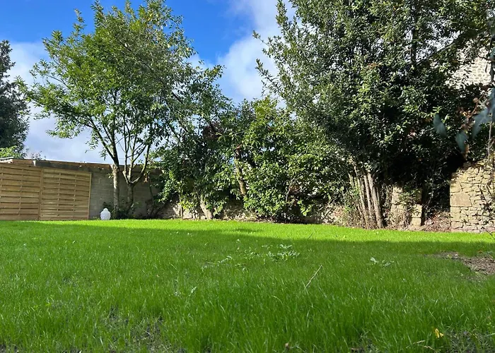 Les Volets Bleus House And Semesterbostad Jublains