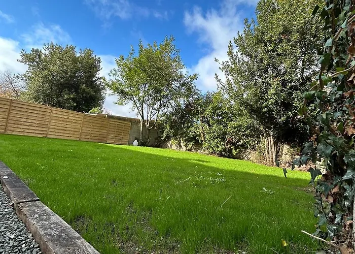 Les Volets Bleus House And * Jublains